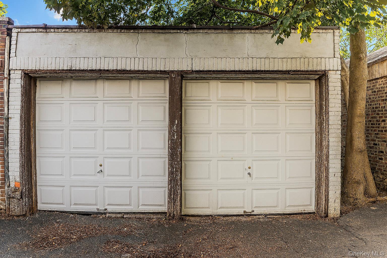 923 E 219 Street, Bronx, NY 10469