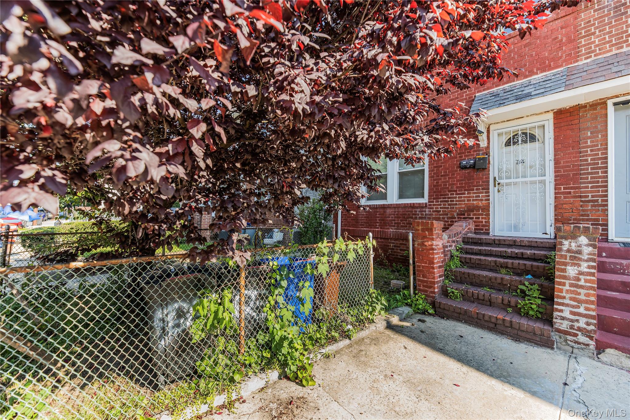 923 E 219 Street, Bronx, NY 10469