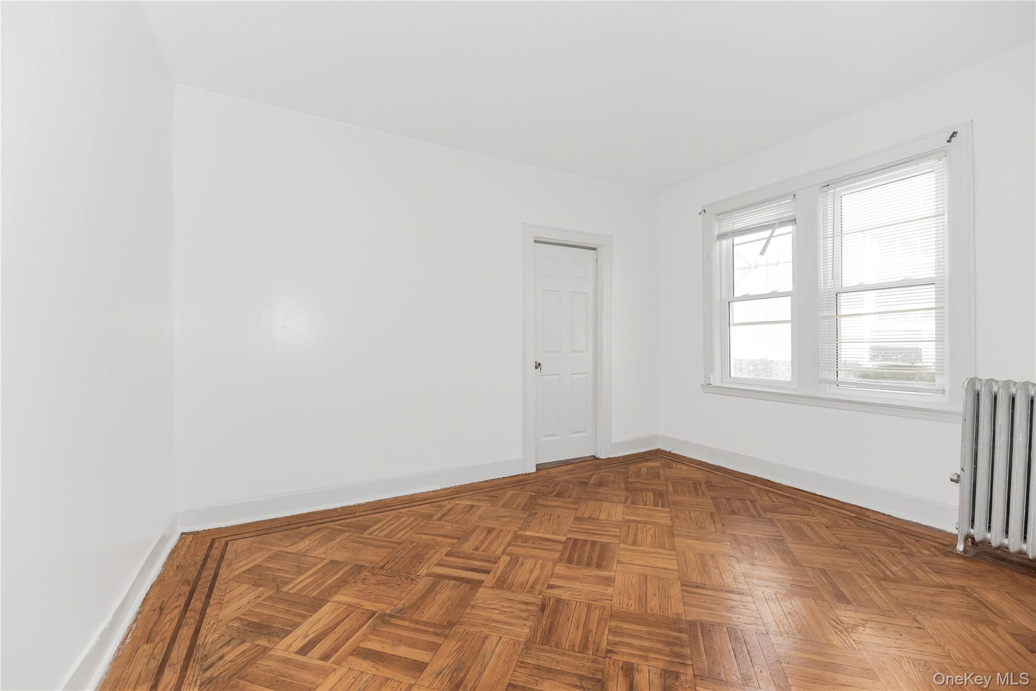 923 E 219 Street, Bronx, NY 10469