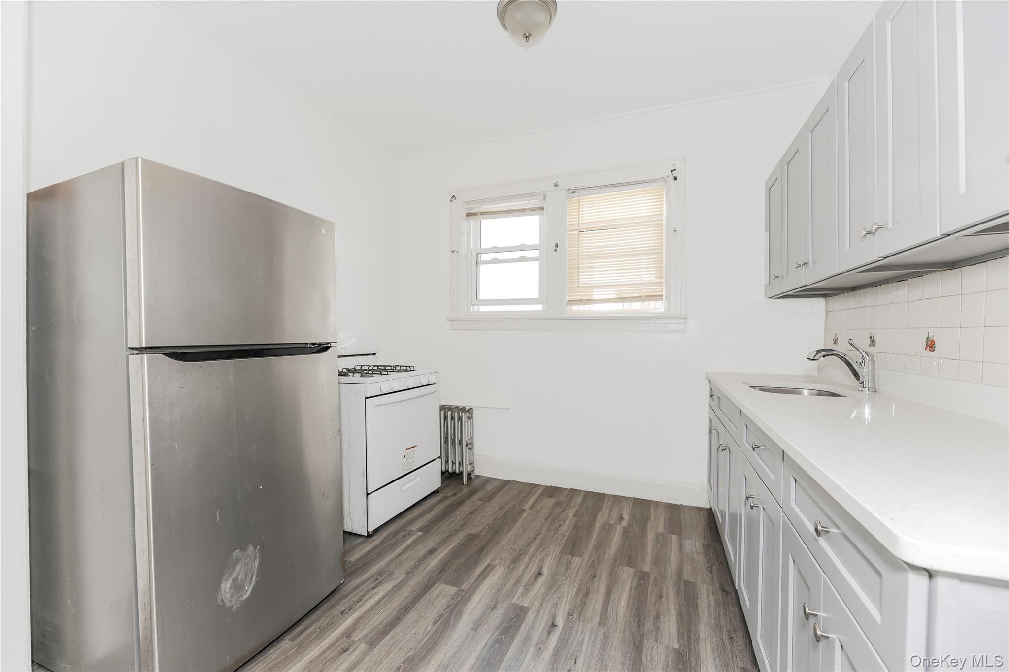 923 E 219 Street, Bronx, NY 10469