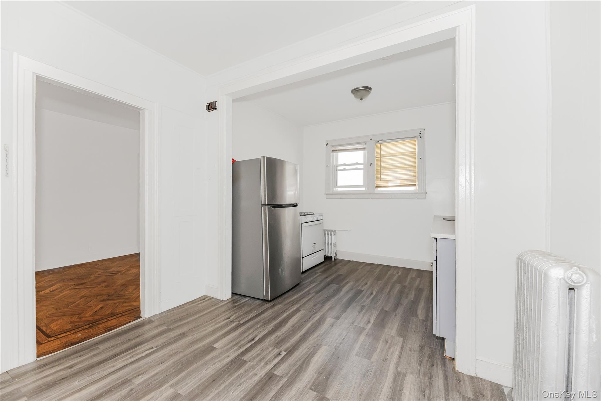 923 E 219 Street, Bronx, NY 10469