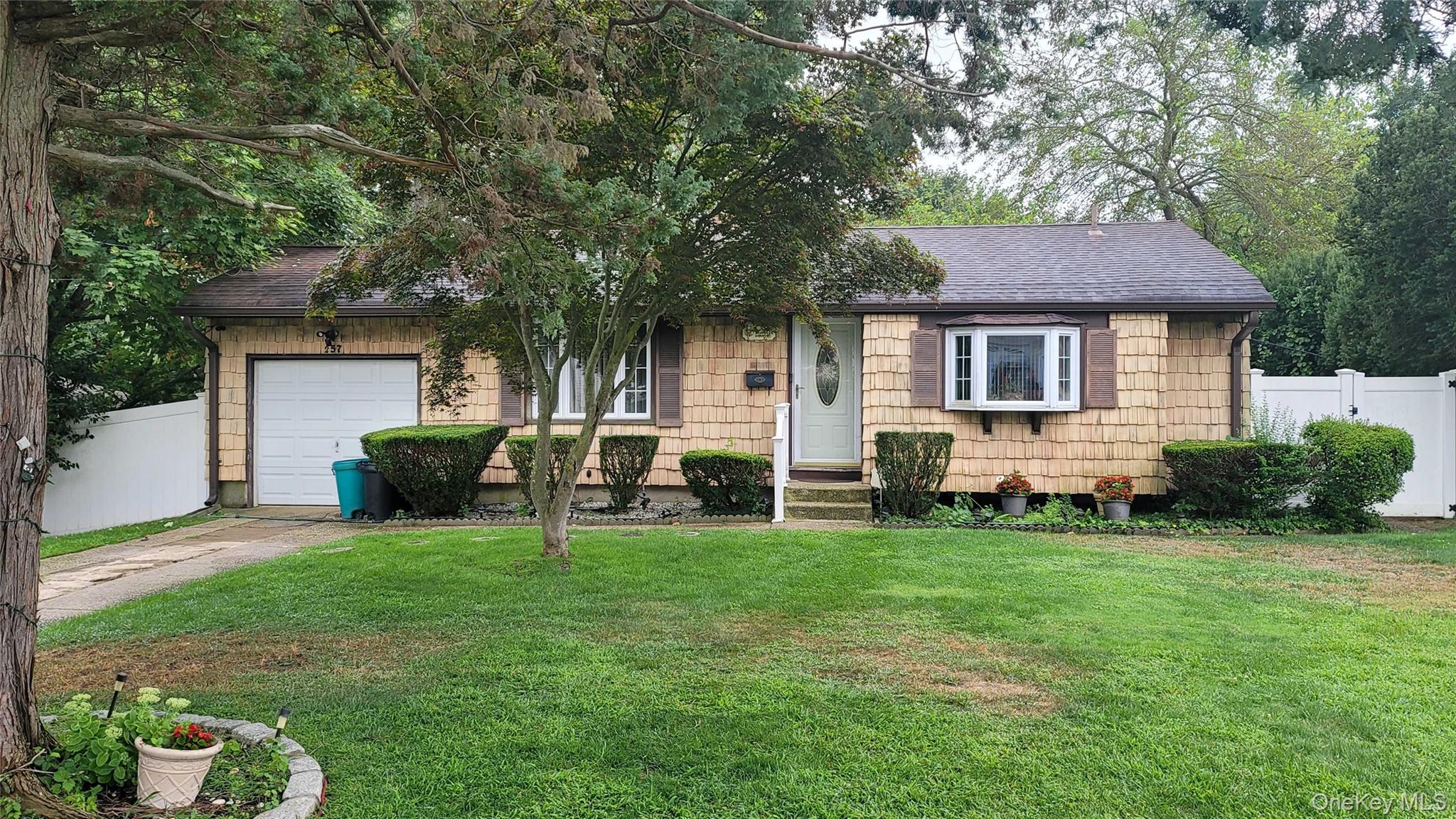 257 Fruitwood Lane, Central Islip, NY 11722