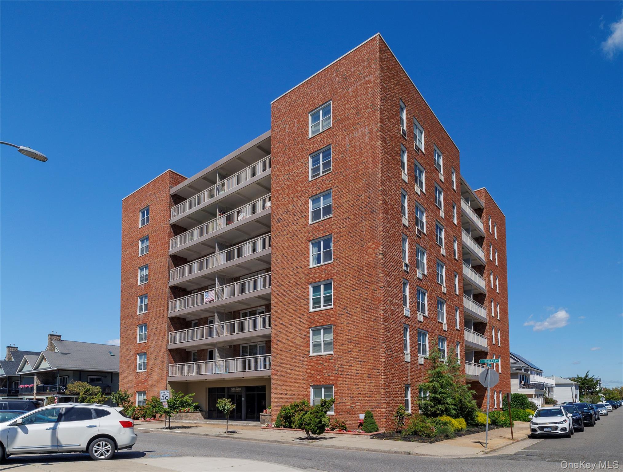 855 E Broadway # PHB, Long Beach, NY 11561