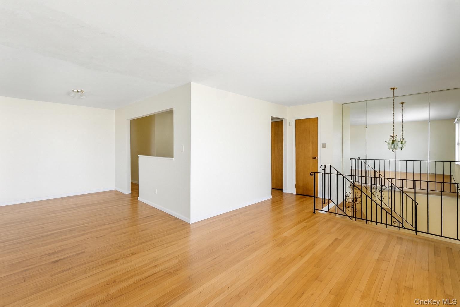 94-34 238th Street, Floral Park, NY 11001