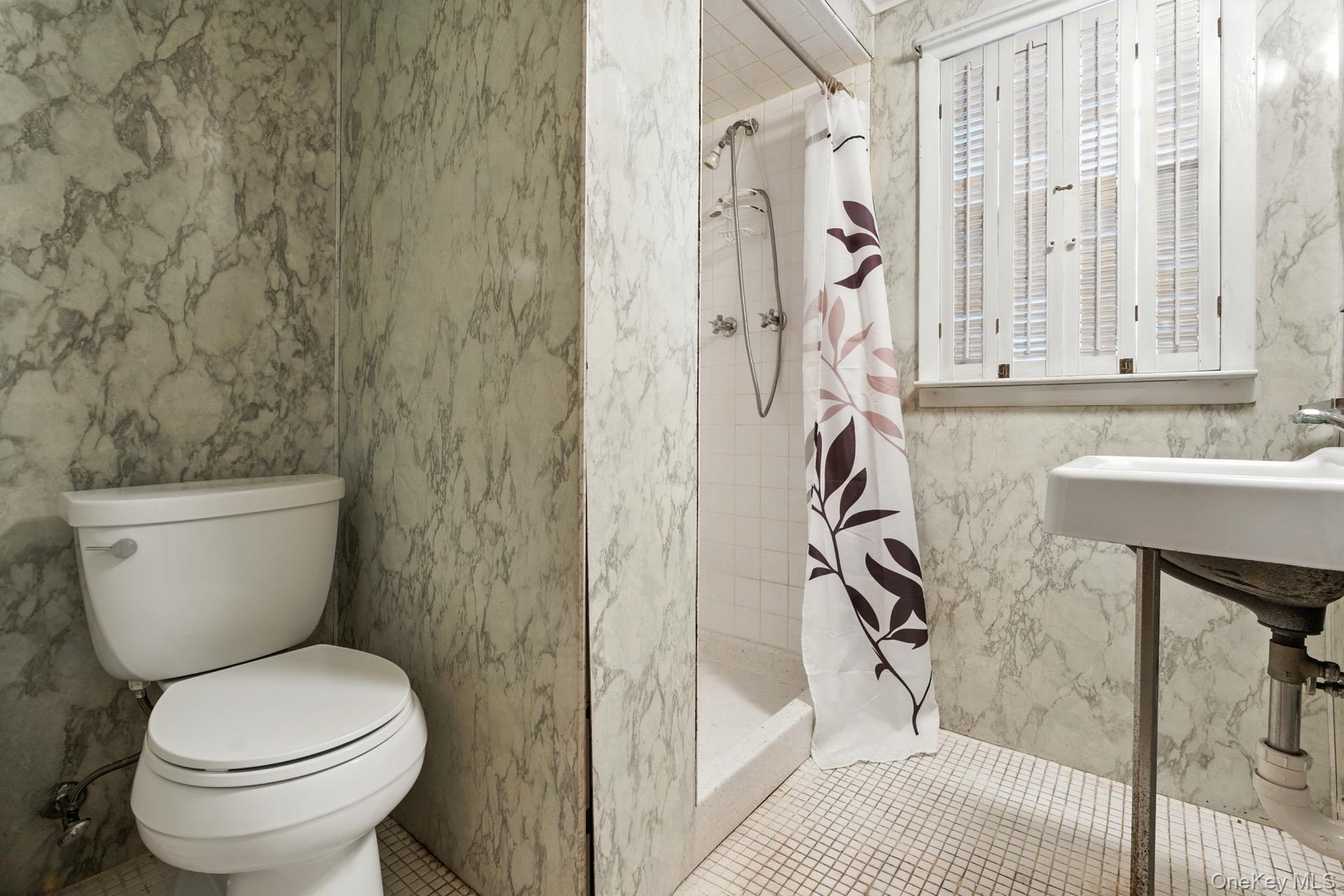 94-34 238th Street, Floral Park, NY 11001