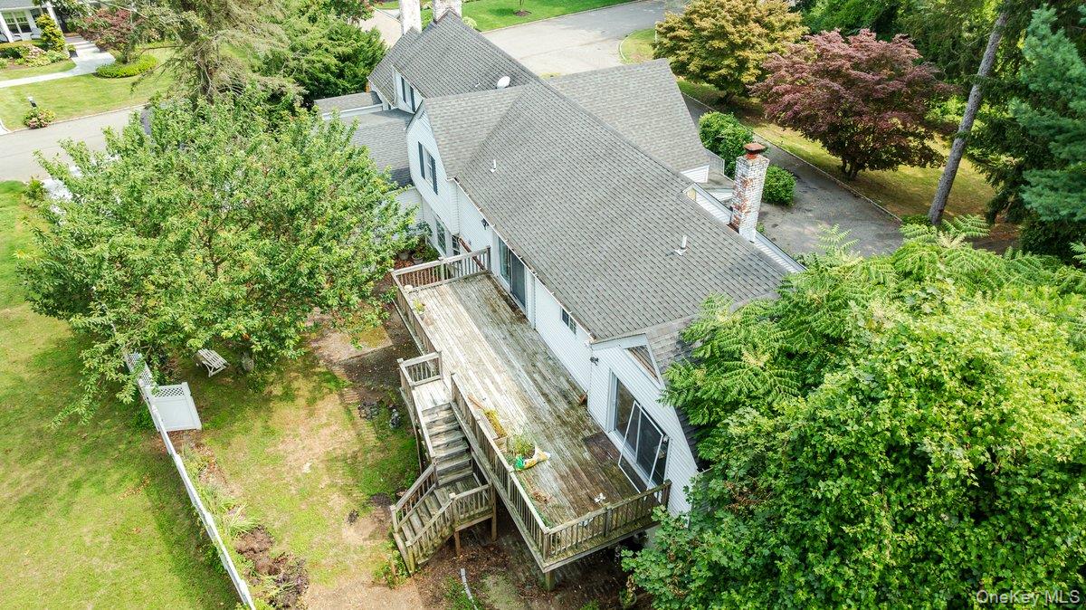 221 Huntington Bay Road, Huntington, NY 11743