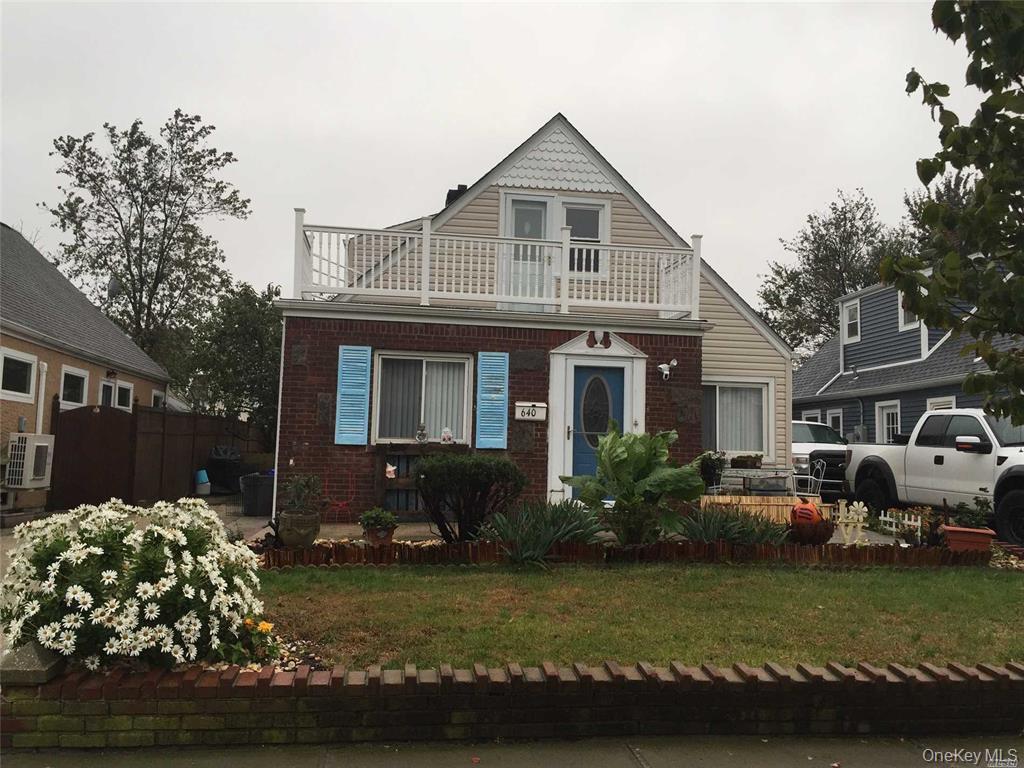 640 W Market Street, Long Beach, NY 11561