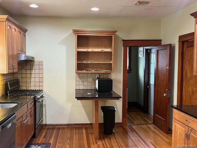 172 W Nicholai Street, Hicksville, NY 11801