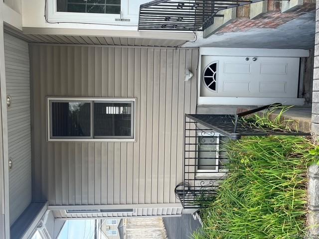 172 W Nicholai Street, Hicksville, NY 11801