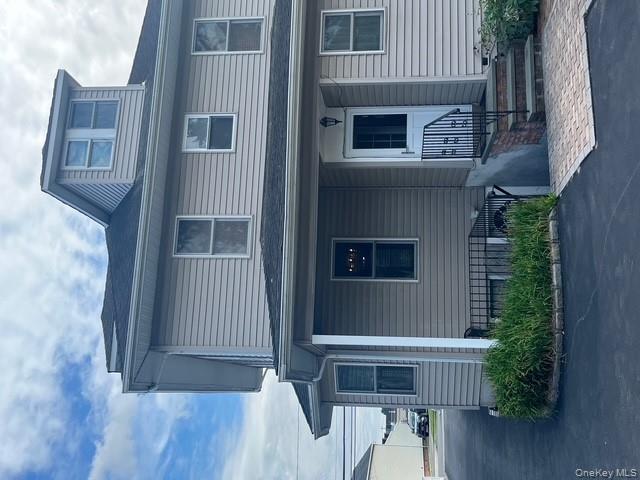 172 W Nicholai Street, Hicksville, NY 11801