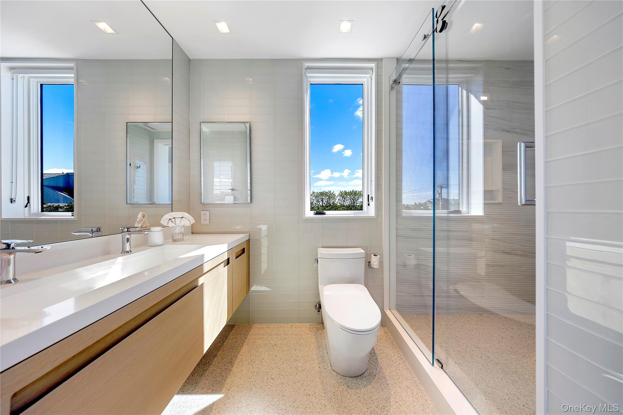 345 Dune Road, Westhampton Beach, NY 11978