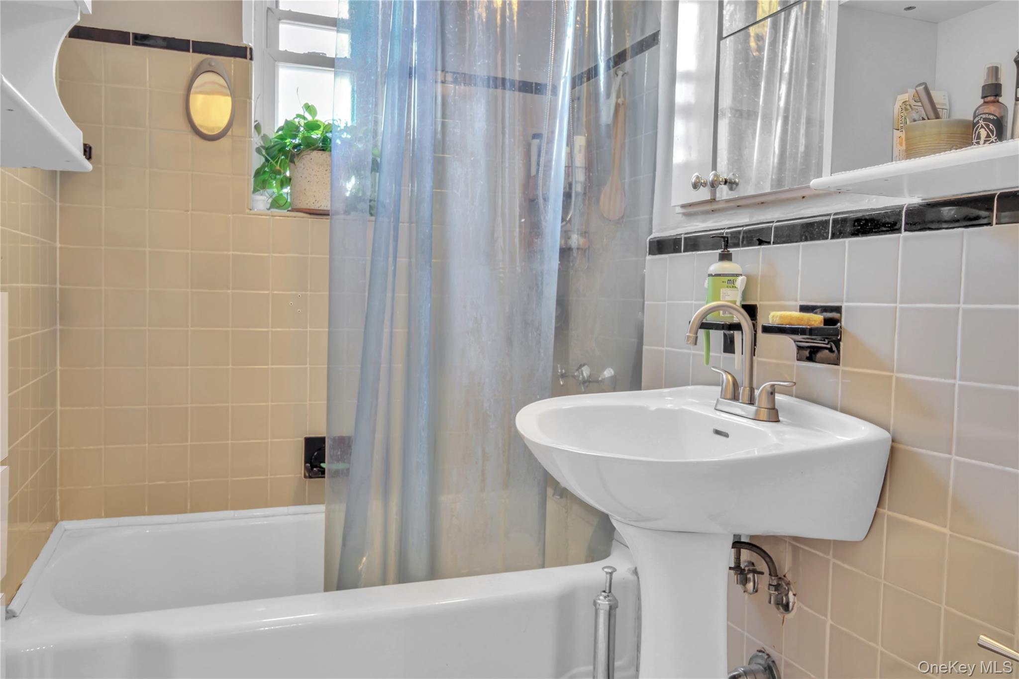 3540 75th Street # 5B, Jackson Heights, NY 11372