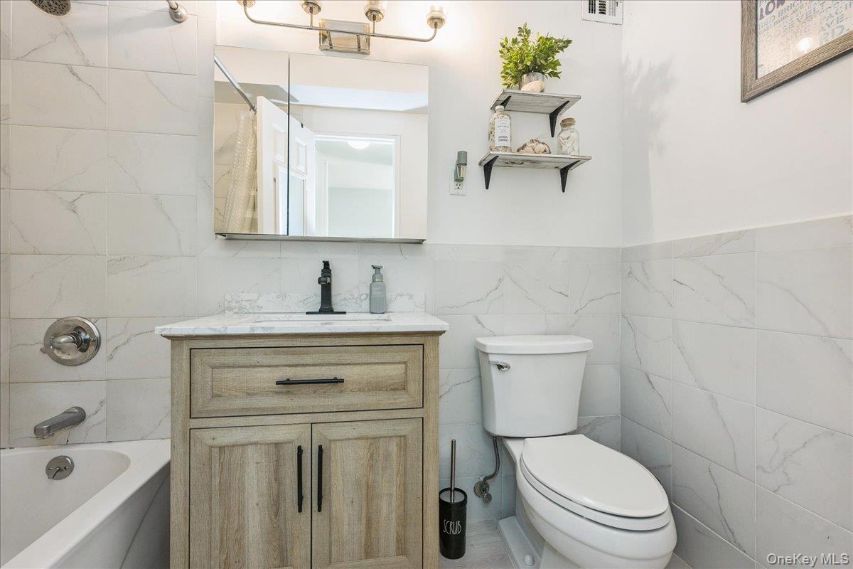 700 Shore Road # 2E, Long Beach, NY 11561