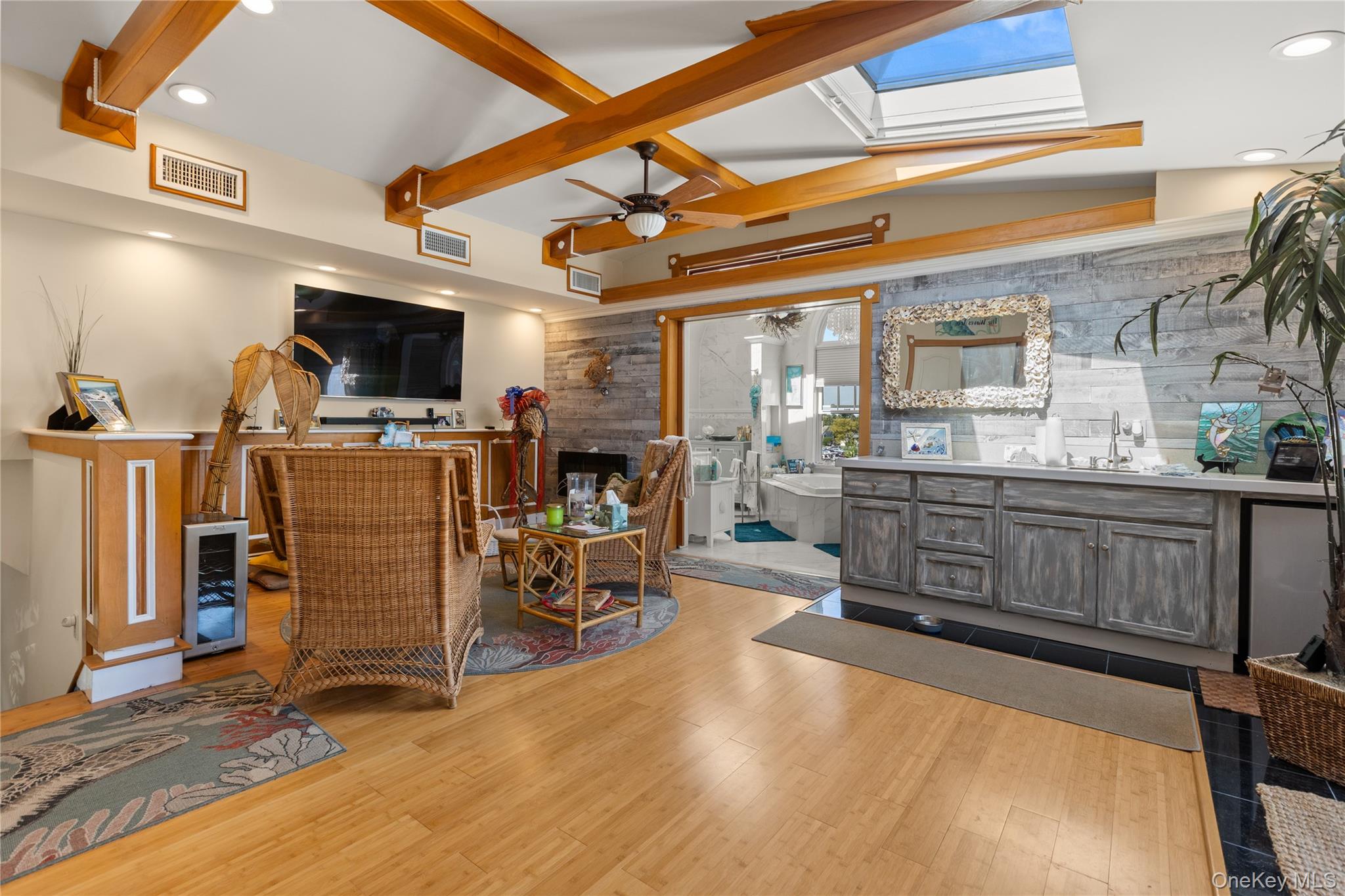 91 Ocean Avenue, Bay Shore, NY 11706