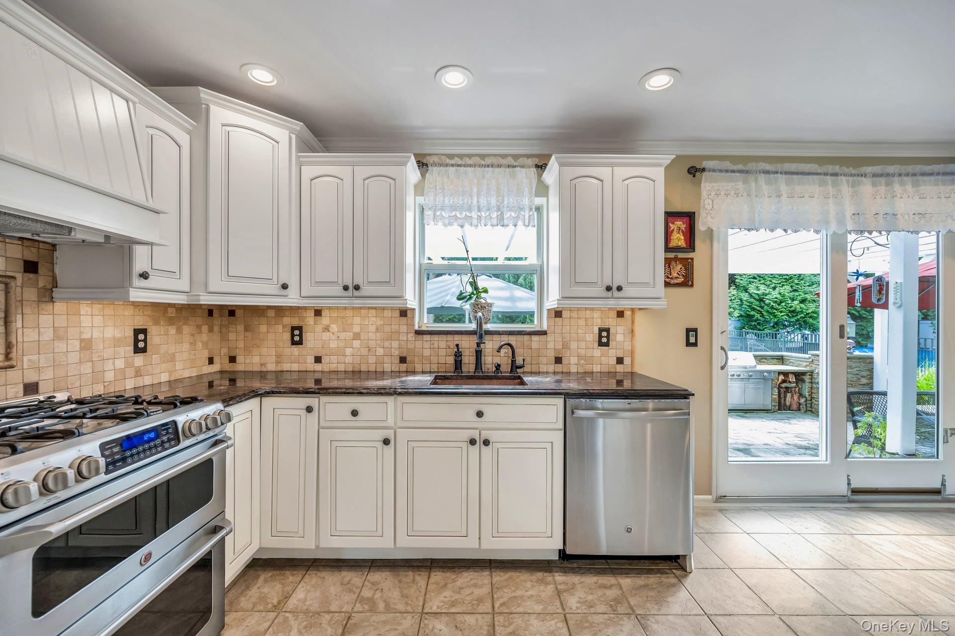 4 Vera Court, Centereach, NY 11720