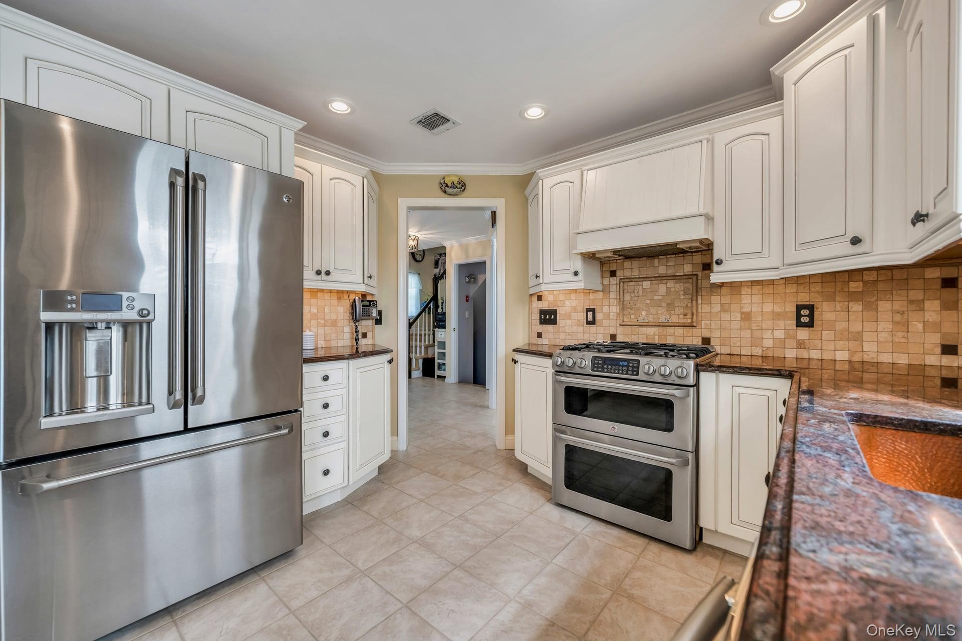 4 Vera Court, Centereach, NY 11720