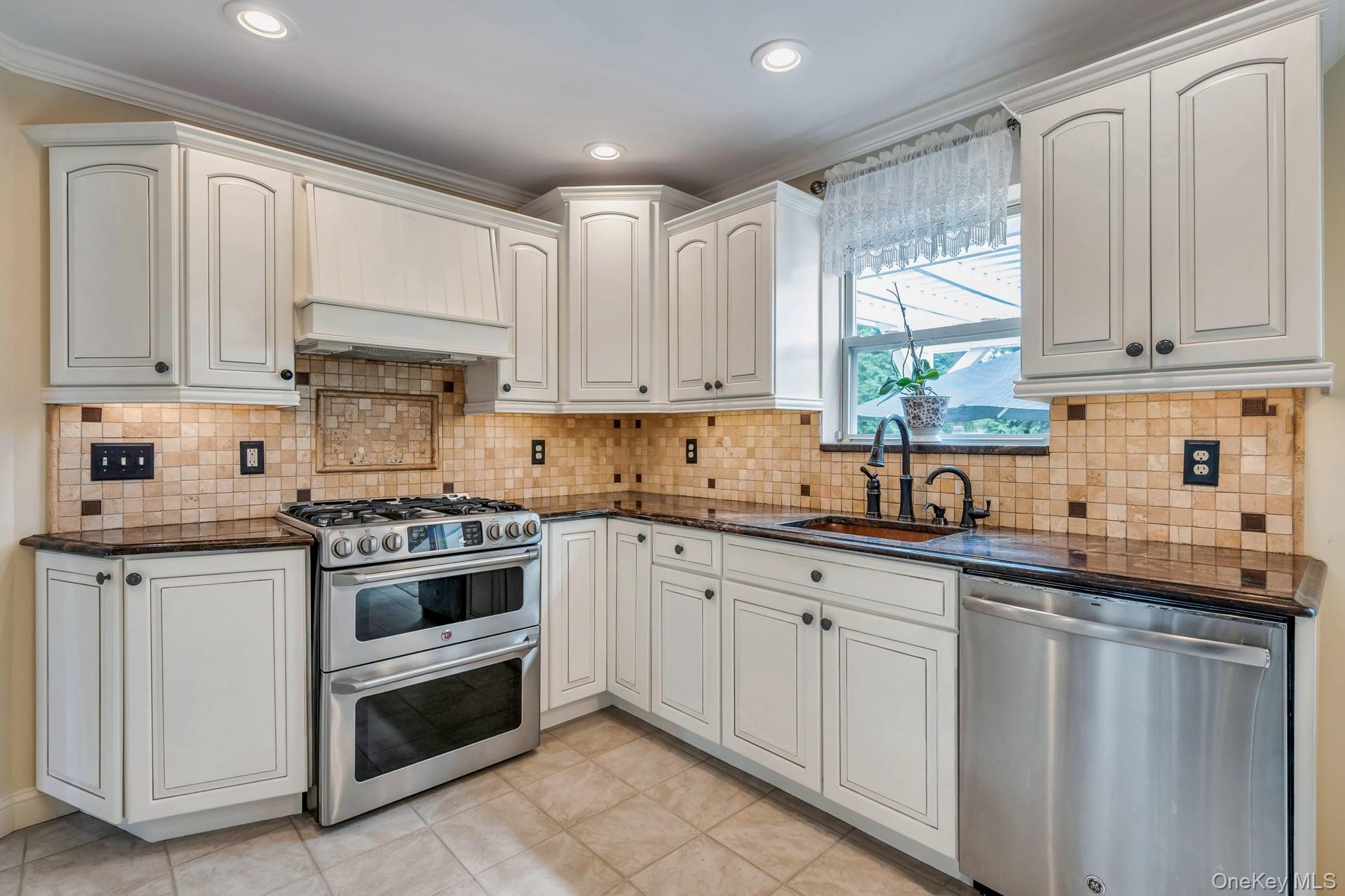 4 Vera Court, Centereach, NY 11720