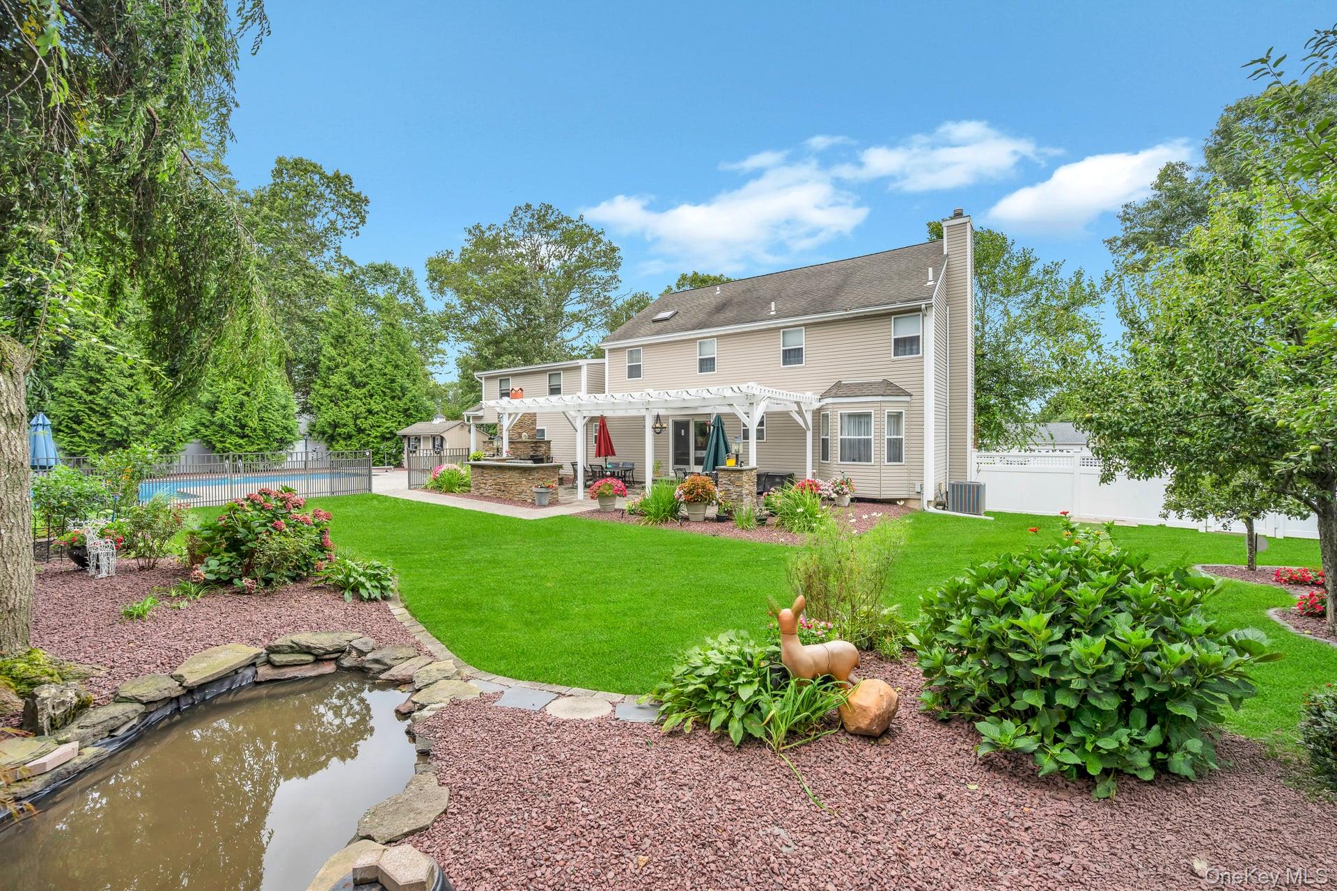 4 Vera Court, Centereach, NY 11720