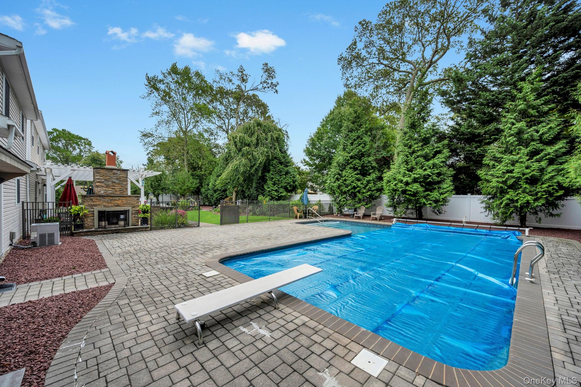 4 Vera Court, Centereach, NY 11720