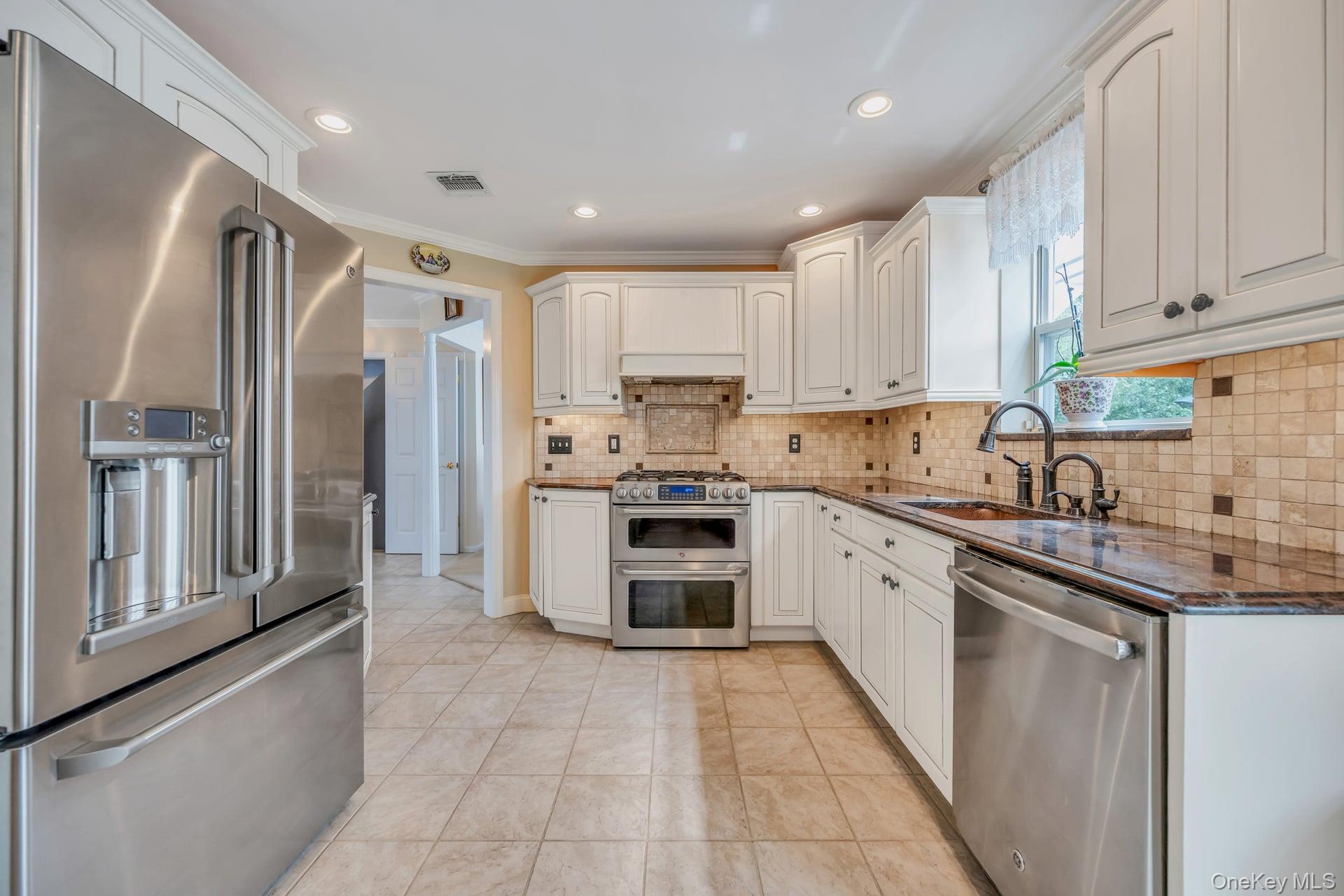 4 Vera Court, Centereach, NY 11720