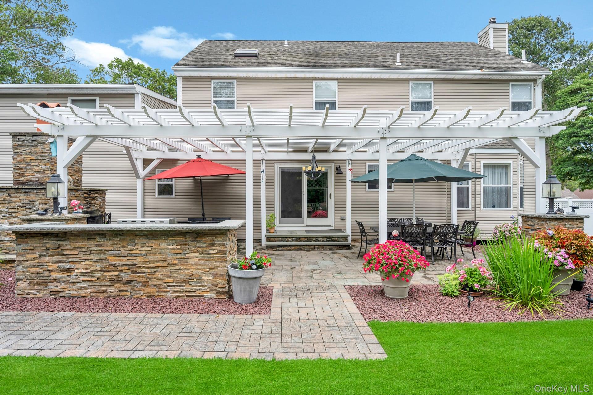 4 Vera Court, Centereach, NY 11720