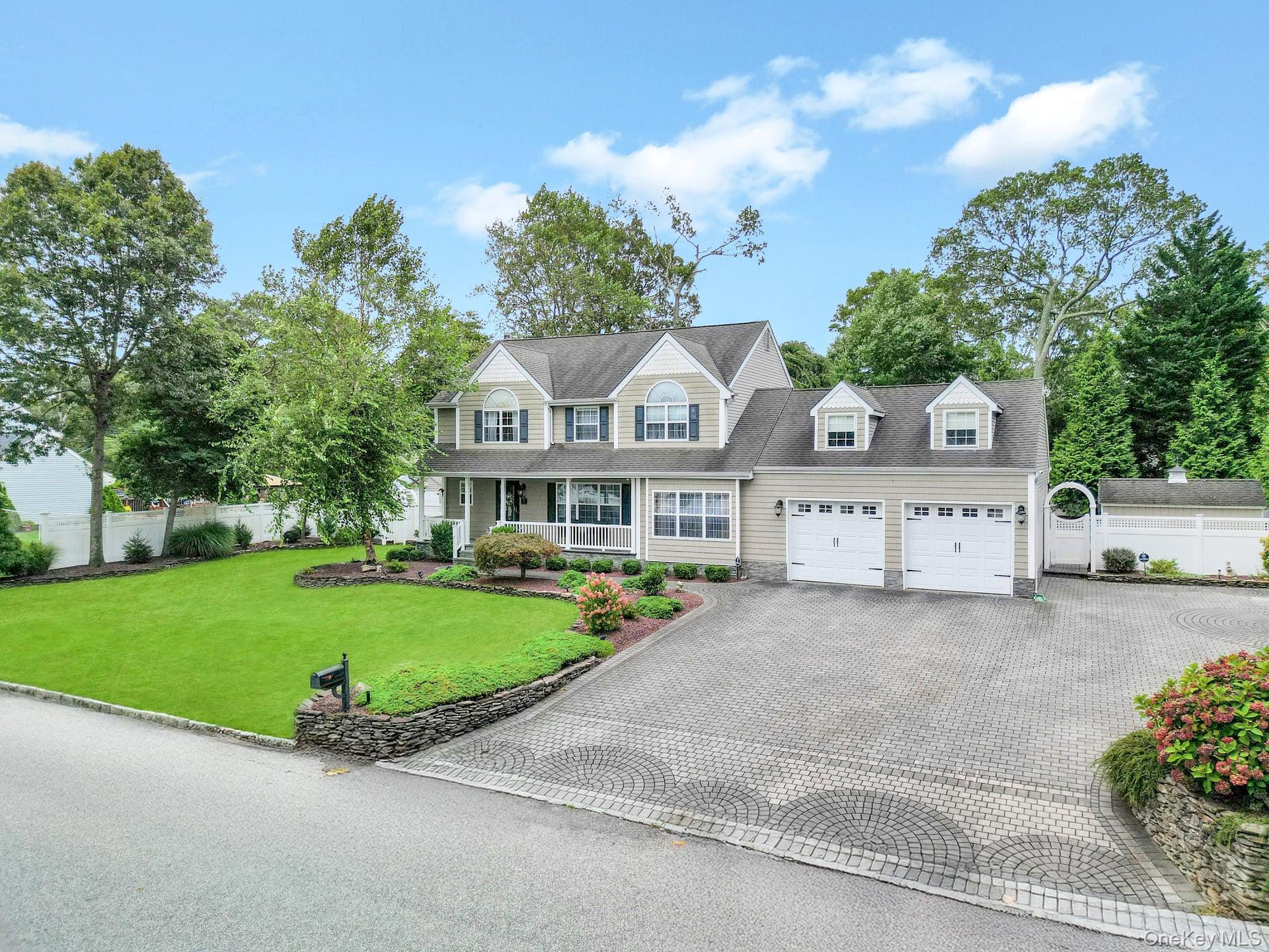 4 Vera Court, Centereach, NY 11720