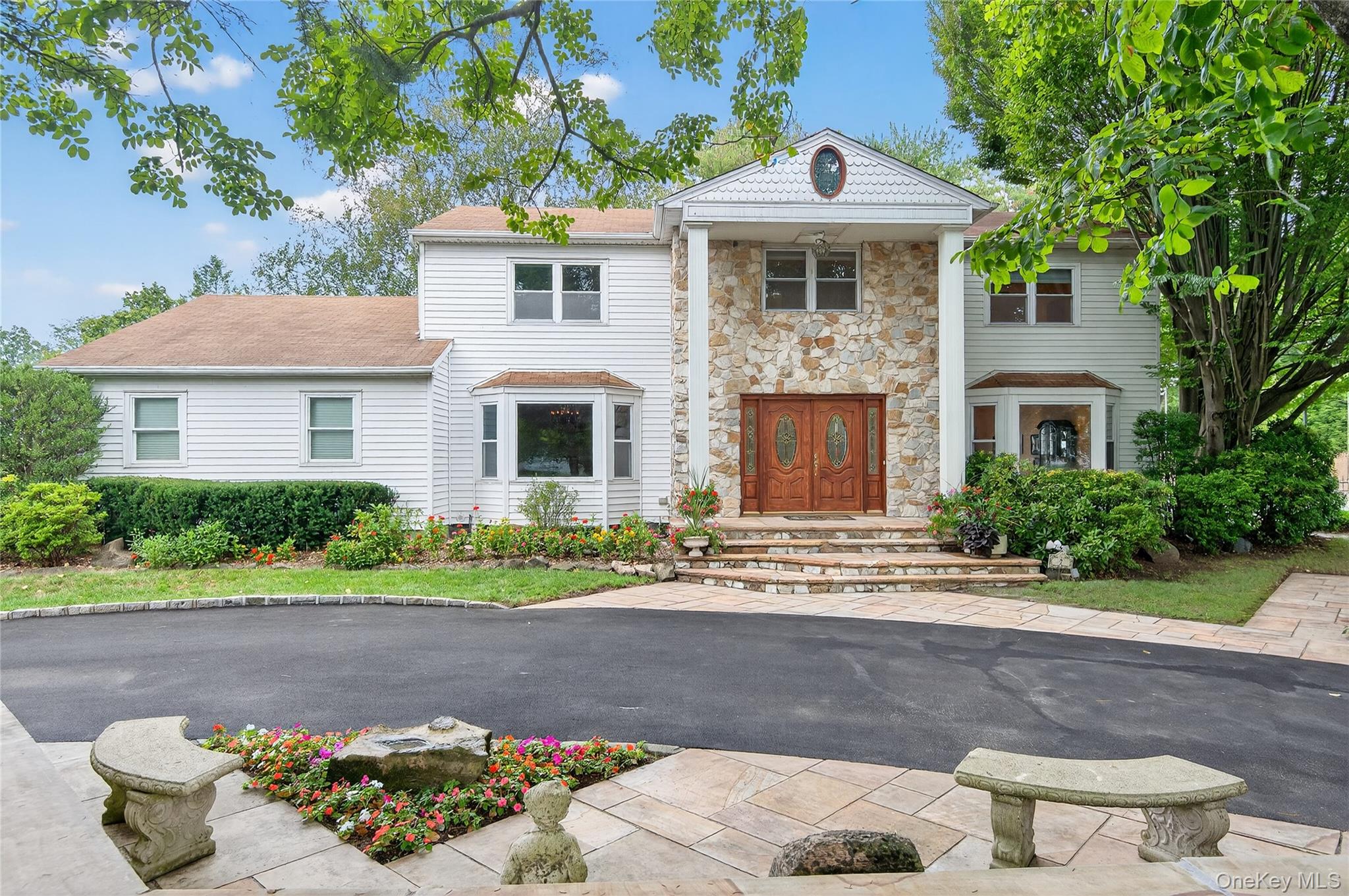 2 Blue Sky Court, Huntington, NY 11743