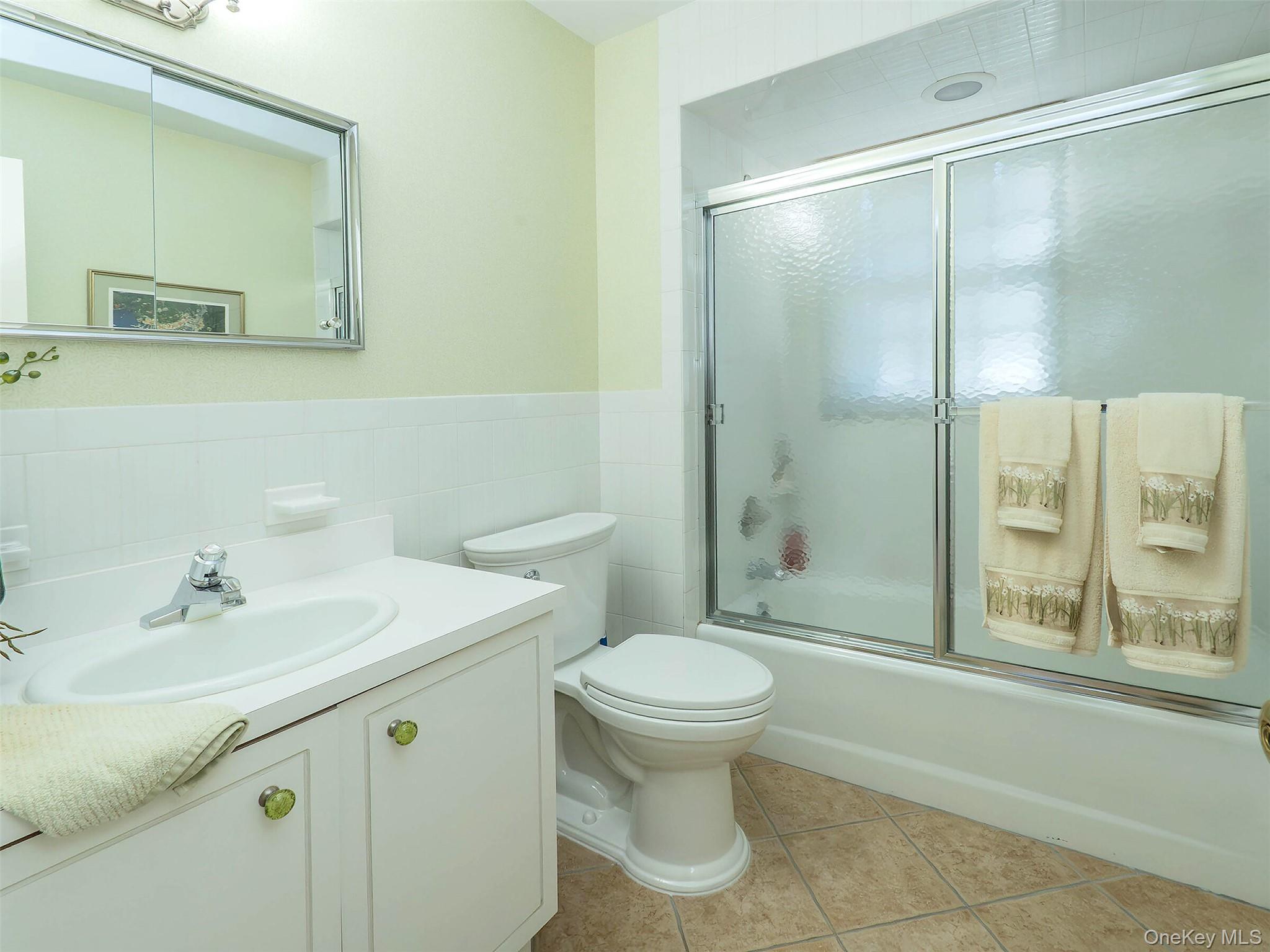 5 Danton Lane S, Locust Valley, NY 11560