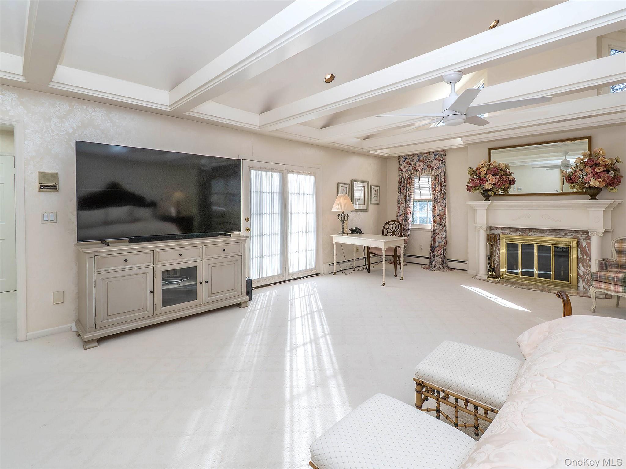 5 Danton Lane S, Locust Valley, NY 11560