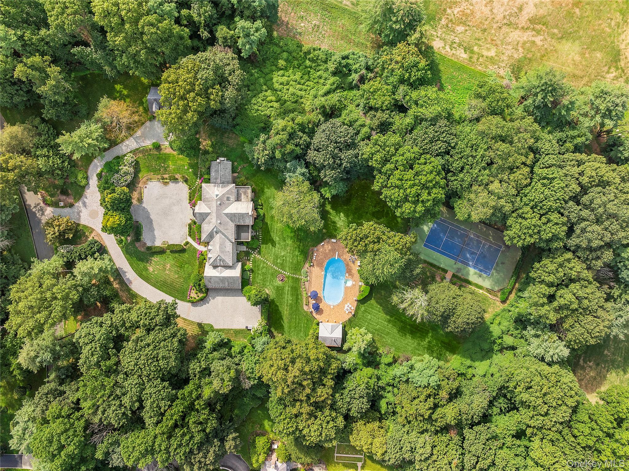 5 Danton Lane S, Locust Valley, NY 11560