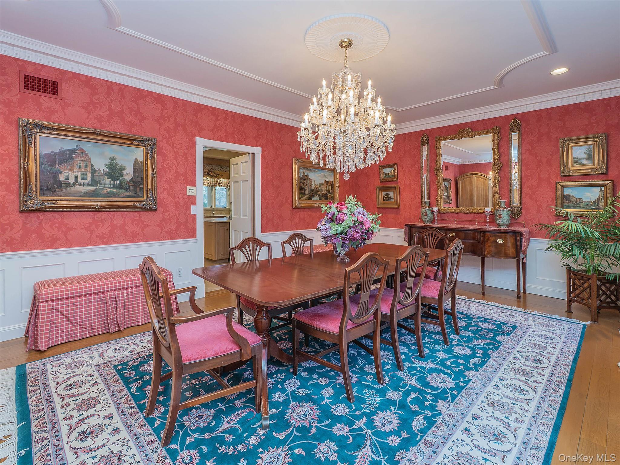 5 Danton Lane S, Locust Valley, NY 11560