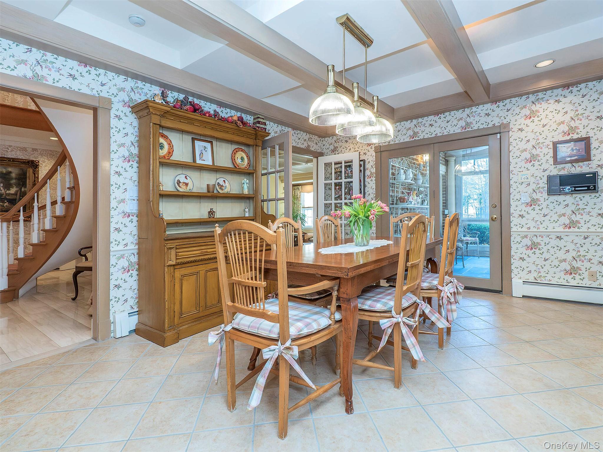 5 Danton Lane S, Locust Valley, NY 11560