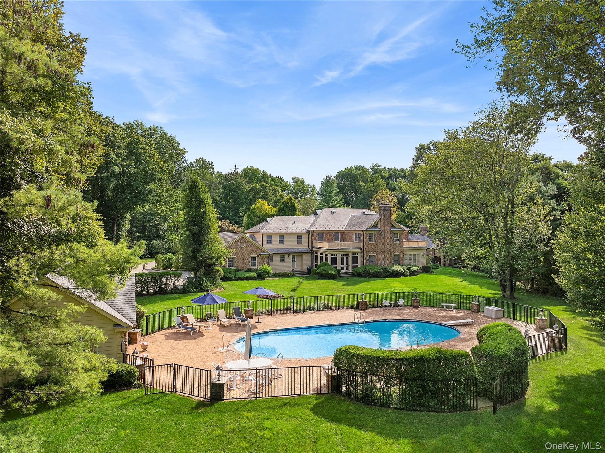 5 Danton Lane S, Locust Valley, NY 11560