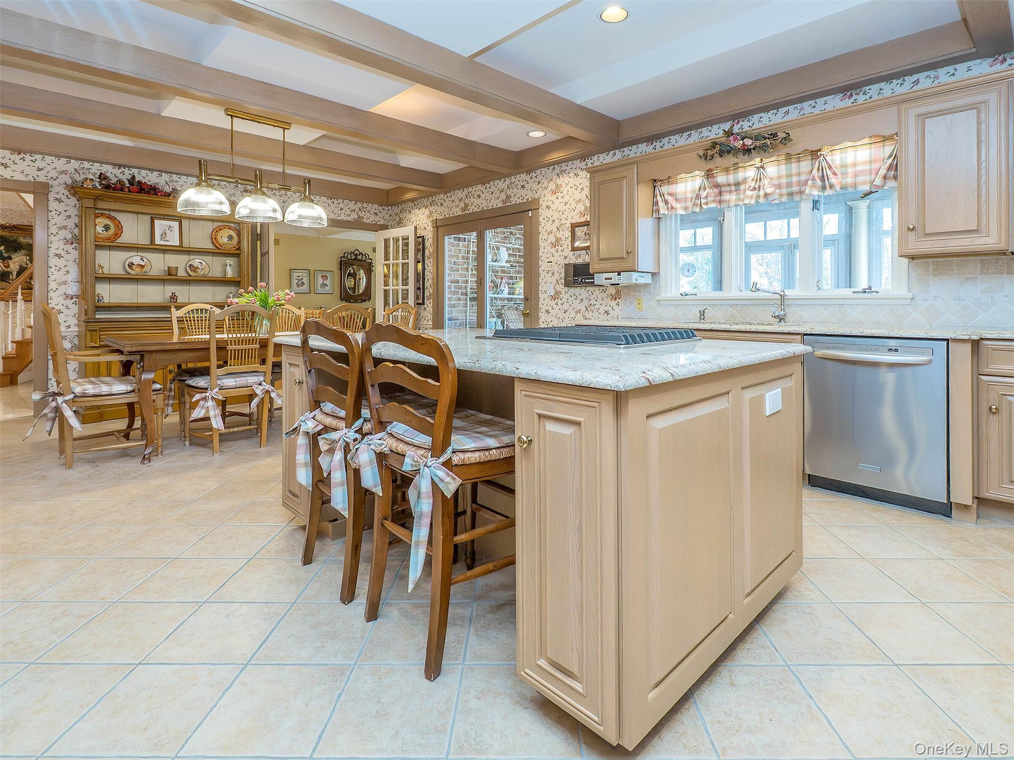 5 Danton Lane S, Locust Valley, NY 11560