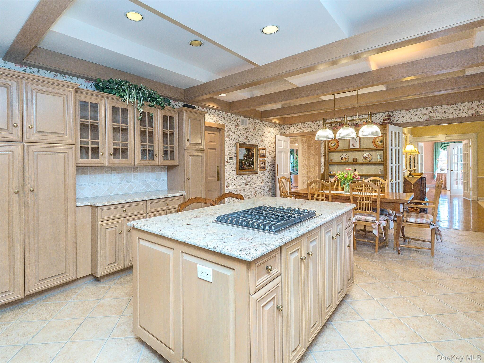 5 Danton Lane S, Locust Valley, NY 11560