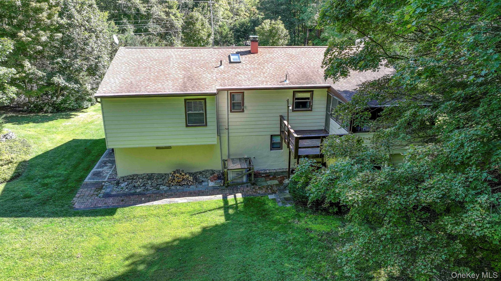 2 Myers Lane, Hyde Park, NY 12538