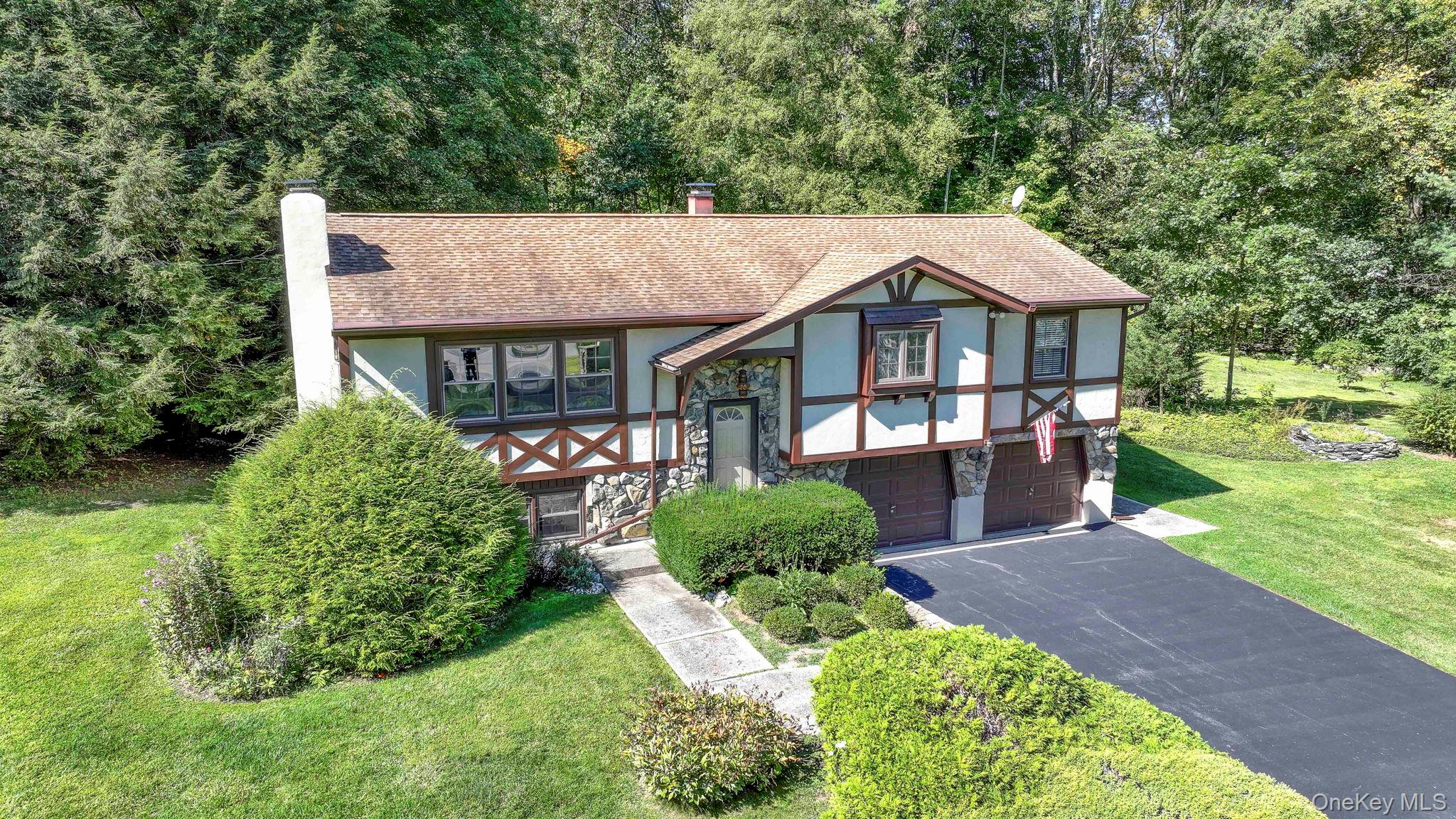 2 Myers Lane, Hyde Park, NY 12538