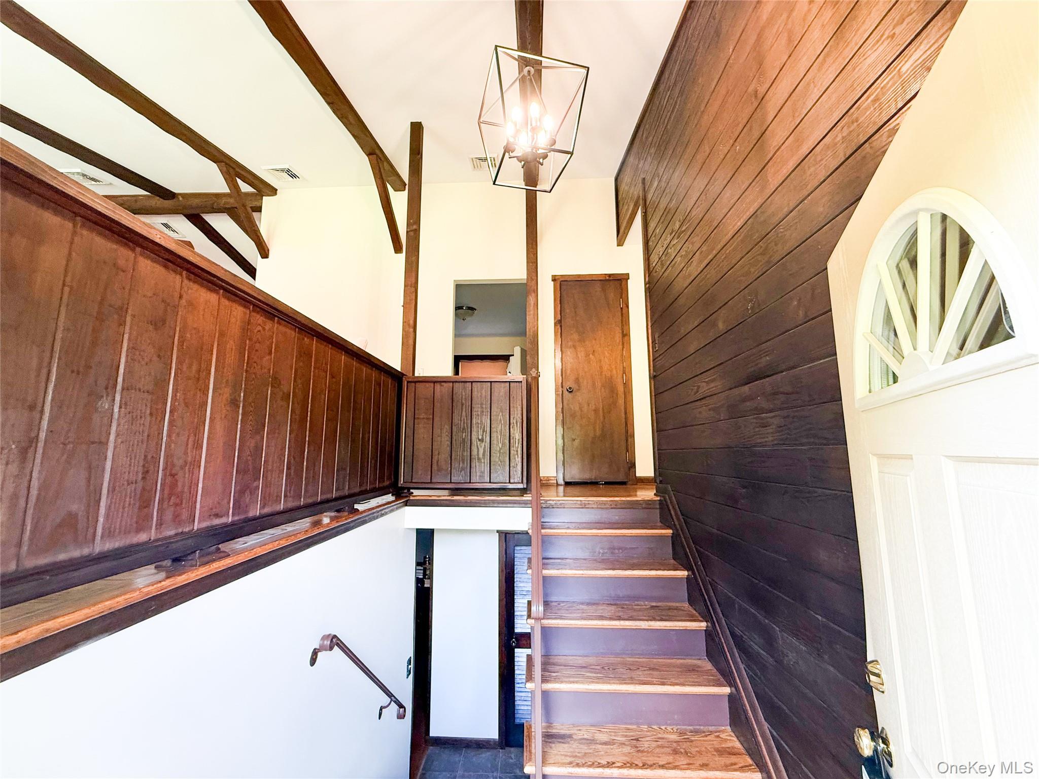 2 Myers Lane, Hyde Park, NY 12538