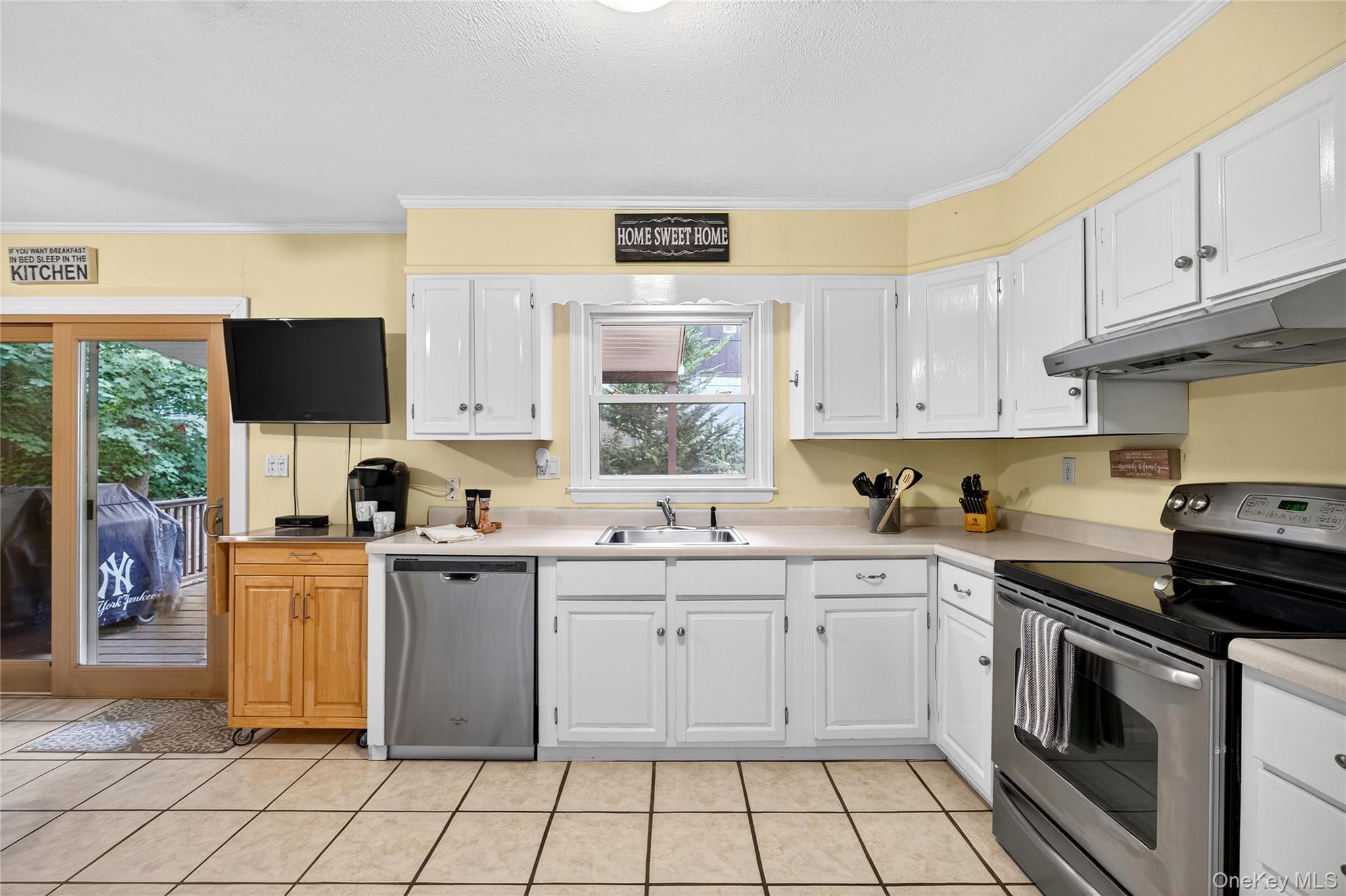 50 Brentwood Drive, Pleasantville, NY 10570