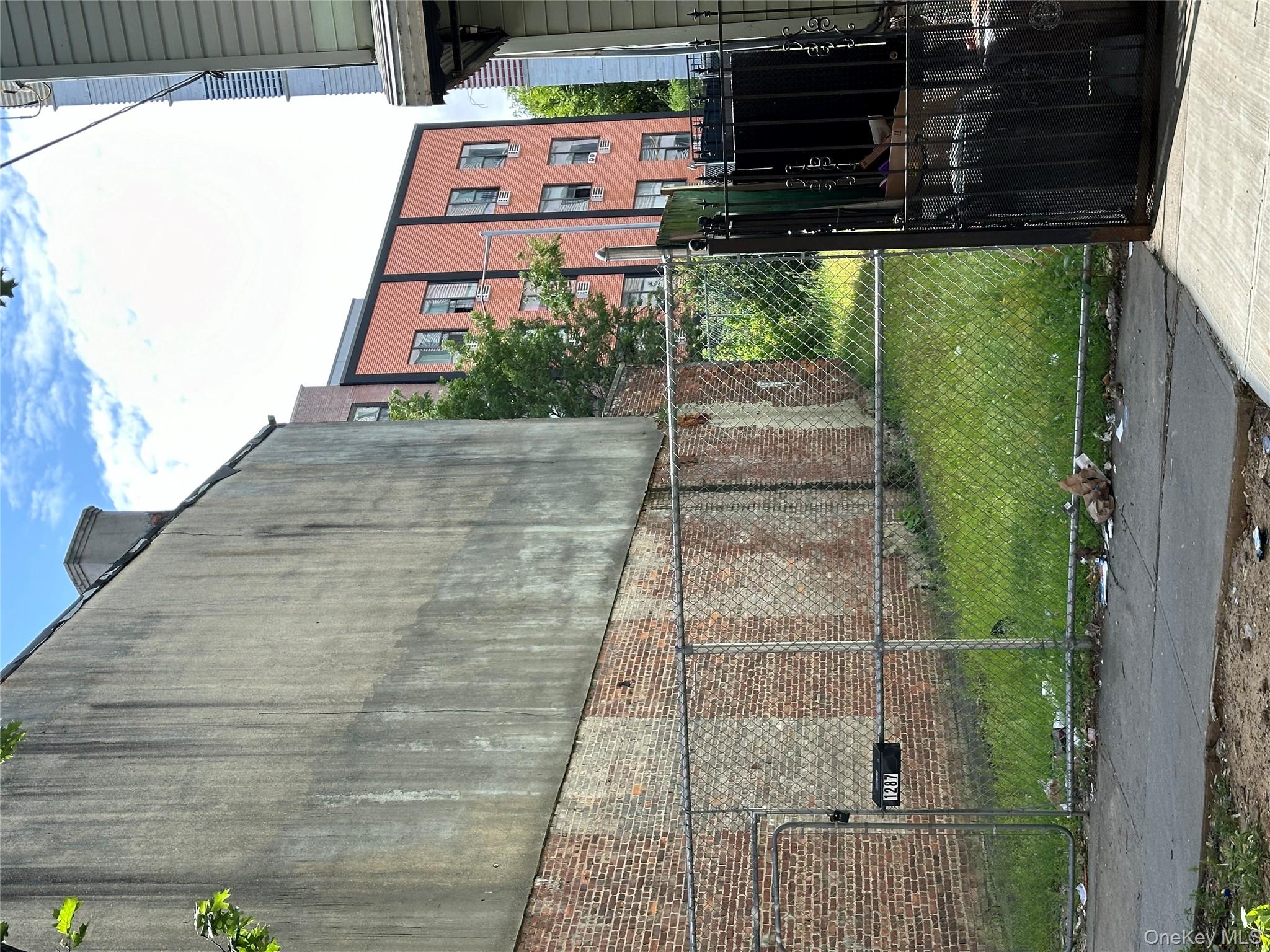 1287 Shakespeares Avenue, Bronx, NY 10452