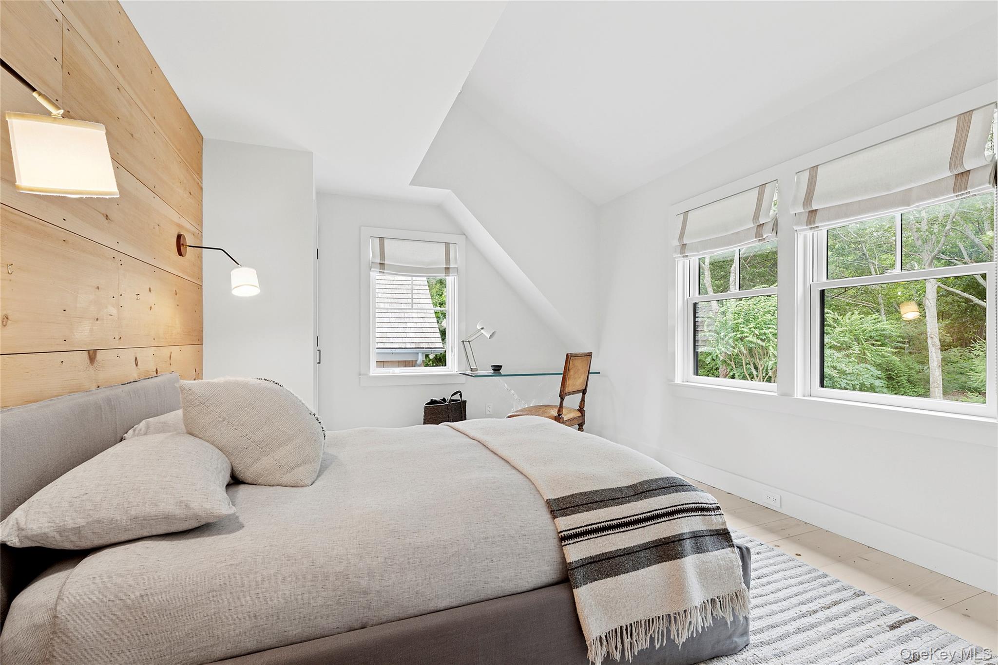 42 Hedge Row Lane, East Hampton, NY 11937