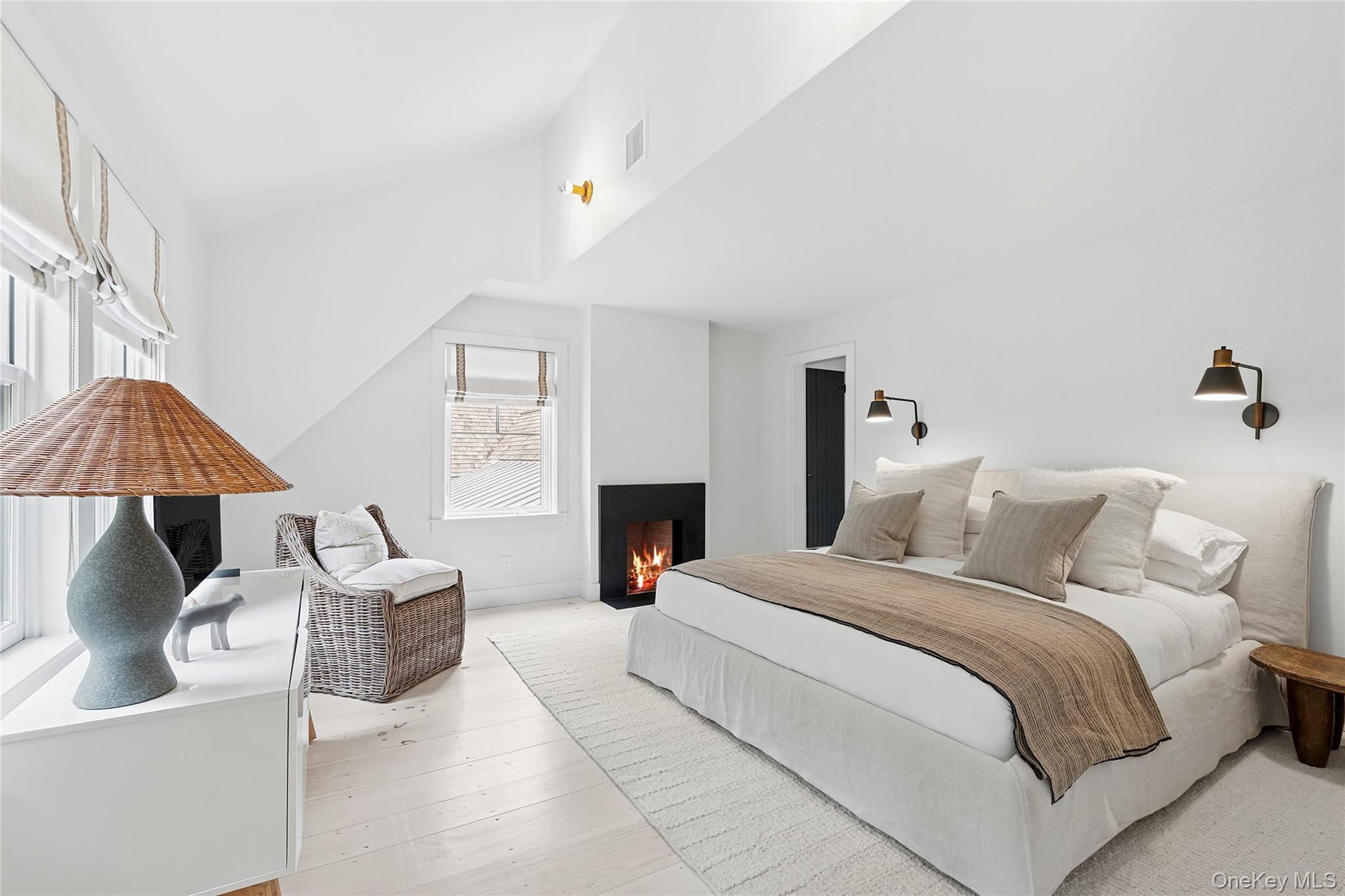 42 Hedge Row Lane, East Hampton, NY 11937