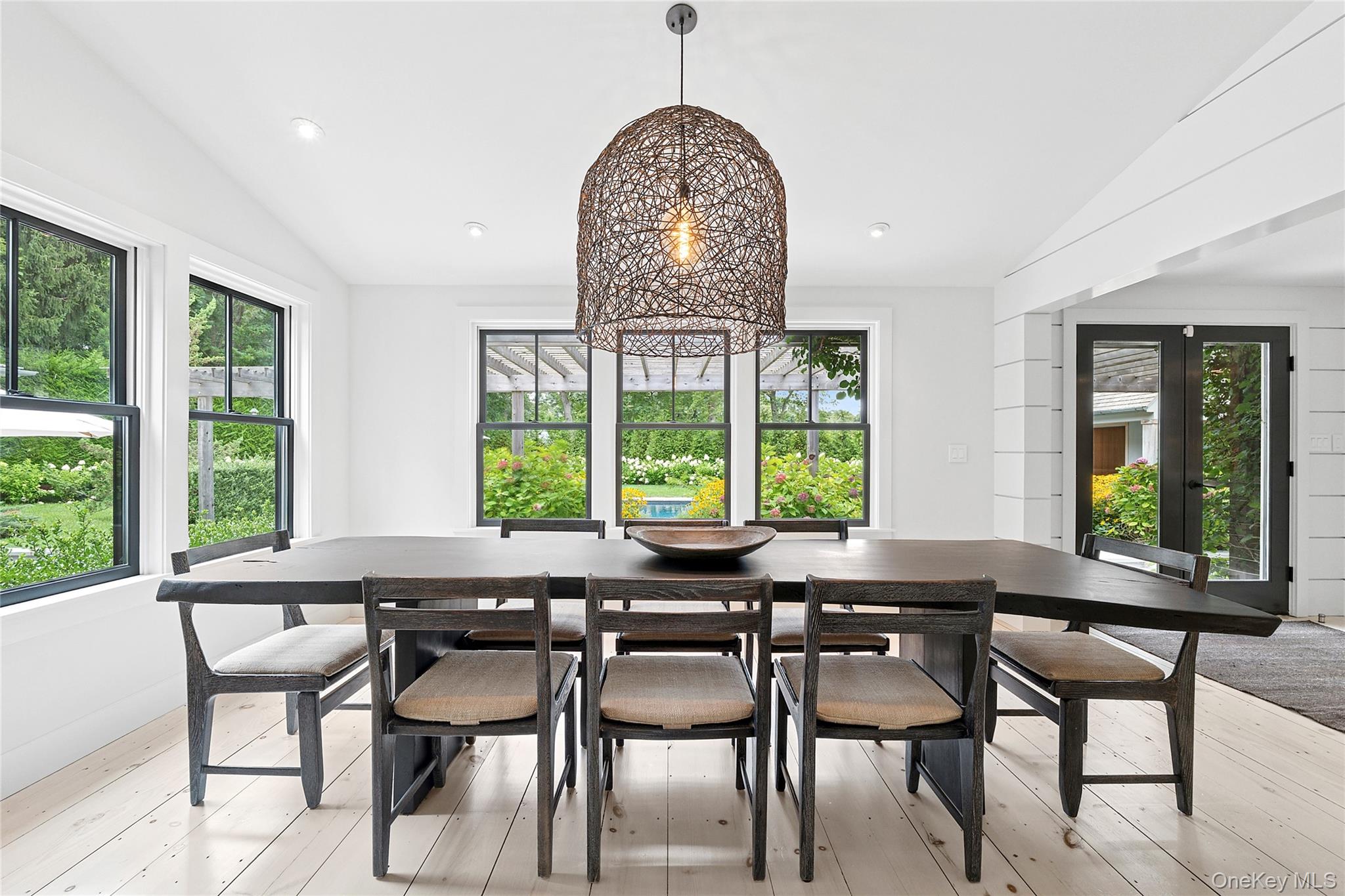 42 Hedge Row Lane, East Hampton, NY 11937