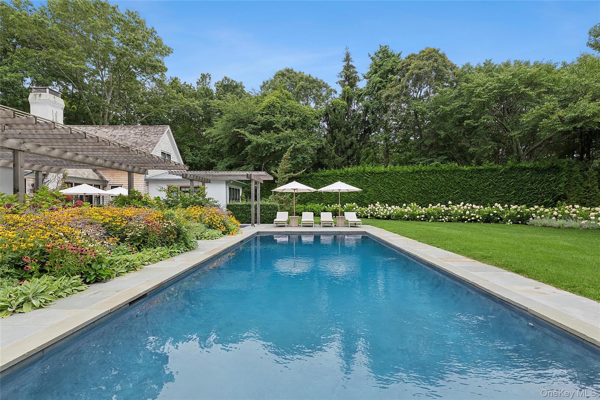 42 Hedge Row Lane, East Hampton, NY 11937