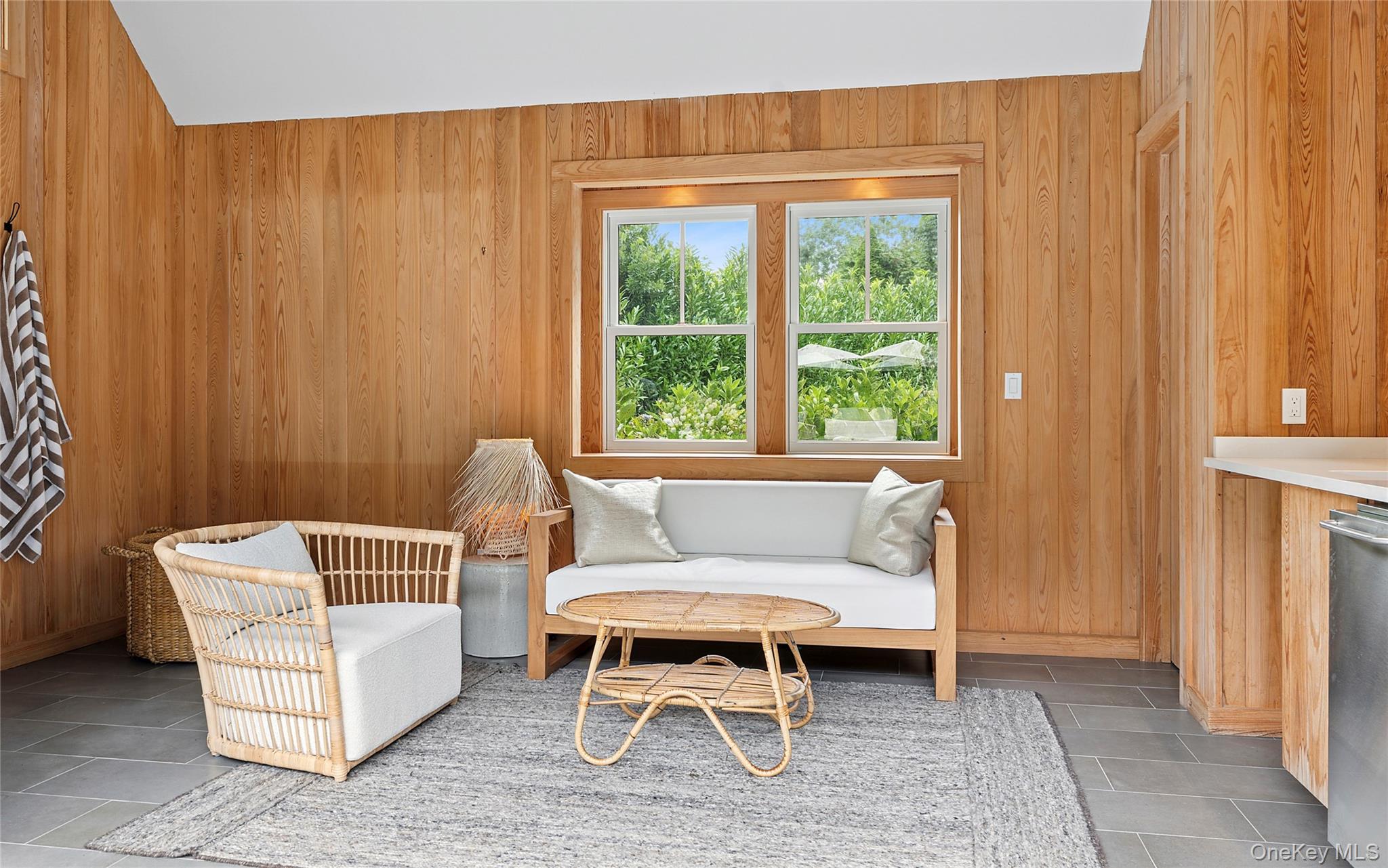 42 Hedge Row Lane, East Hampton, NY 11937