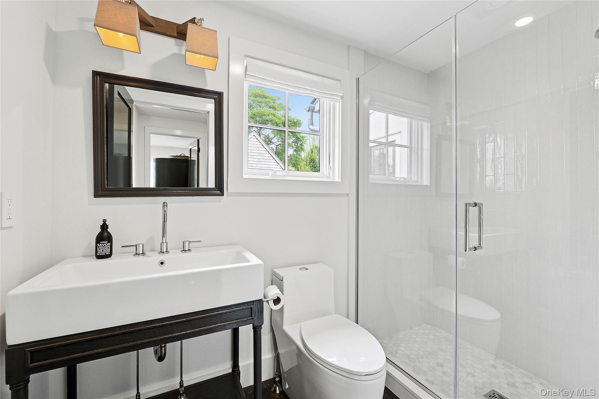 42 Hedge Row Lane, East Hampton, NY 11937