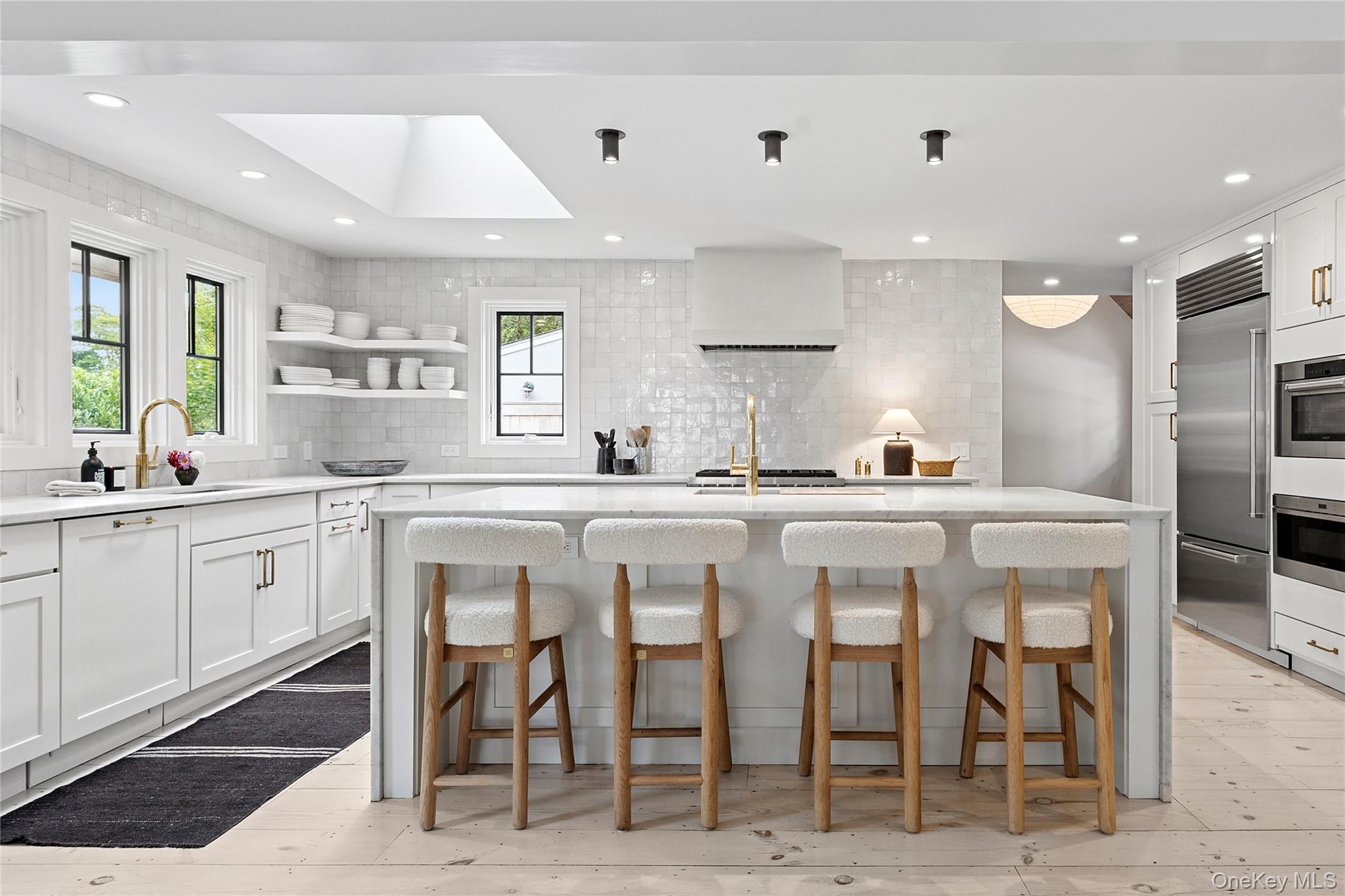 42 Hedge Row Lane, East Hampton, NY 11937