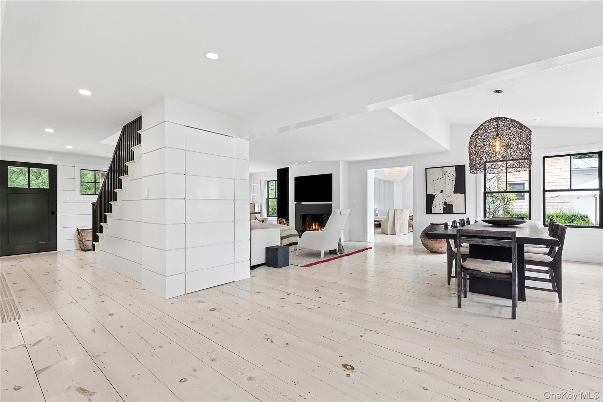 42 Hedge Row Lane, East Hampton, NY 11937