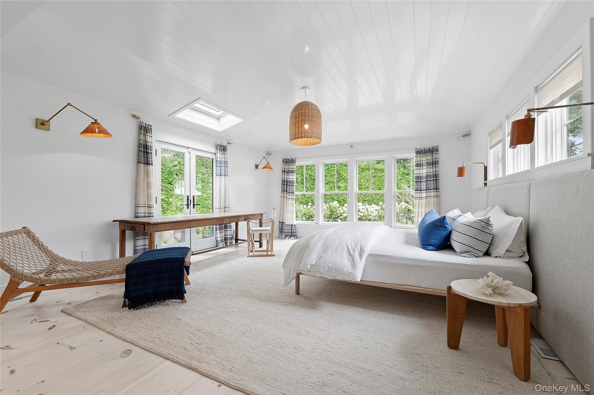 42 Hedge Row Lane, East Hampton, NY 11937