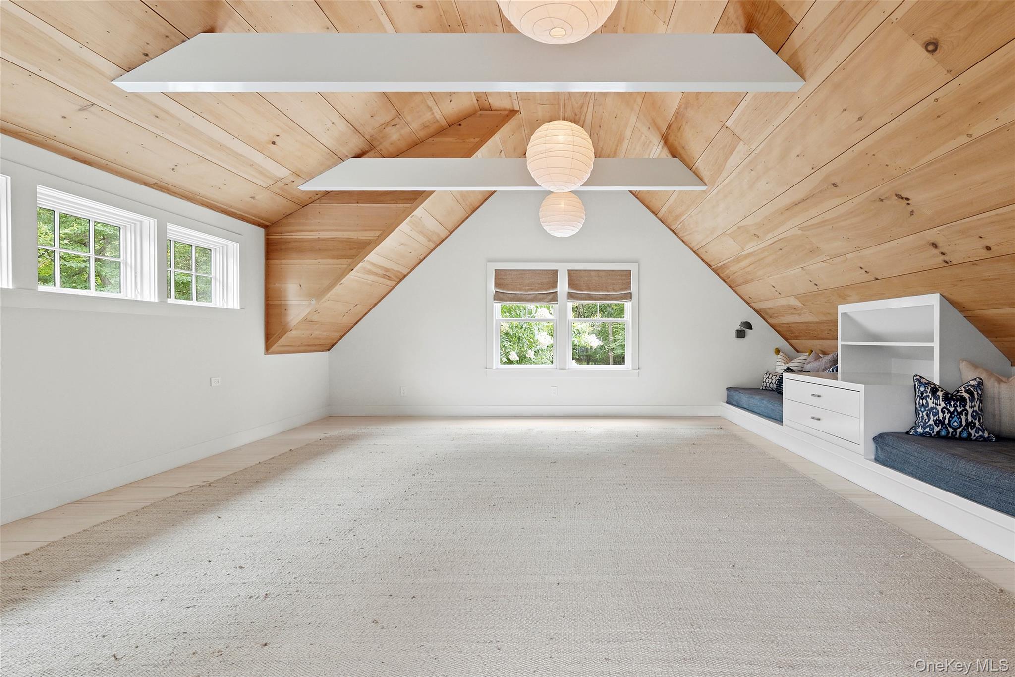 42 Hedge Row Lane, East Hampton, NY 11937